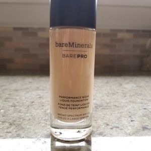 Bare Minerals BarePro Foundation 06 Cashmere